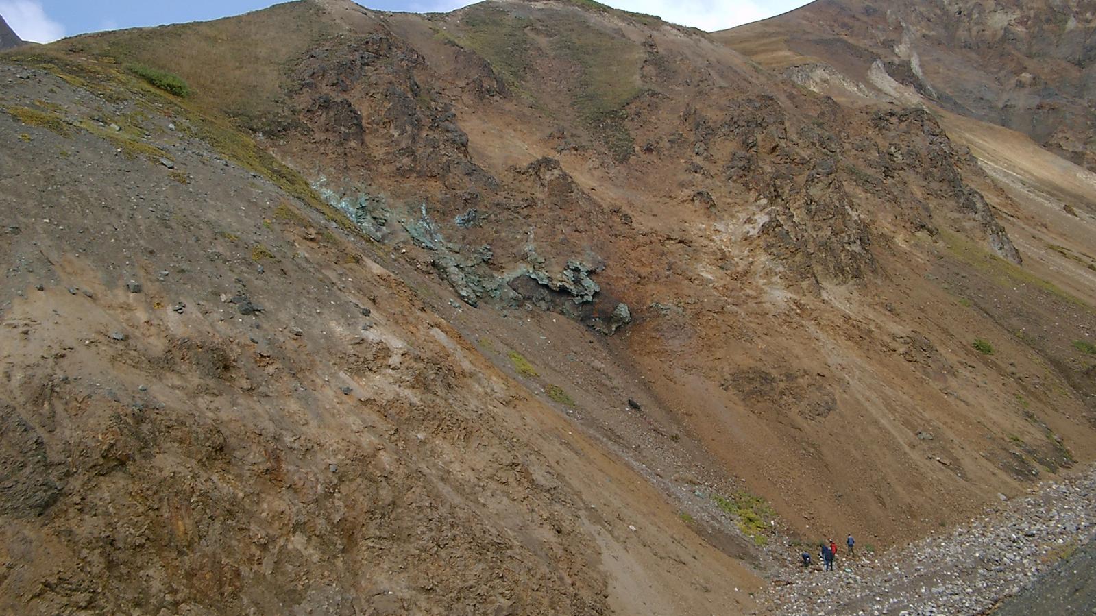 Mineralized Gossan at Copper Canyon with Geologists